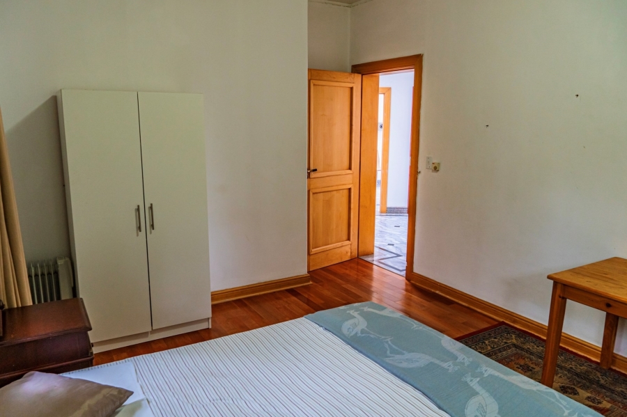 9 Bedroom Property for Sale in Bishopscourt Western Cape